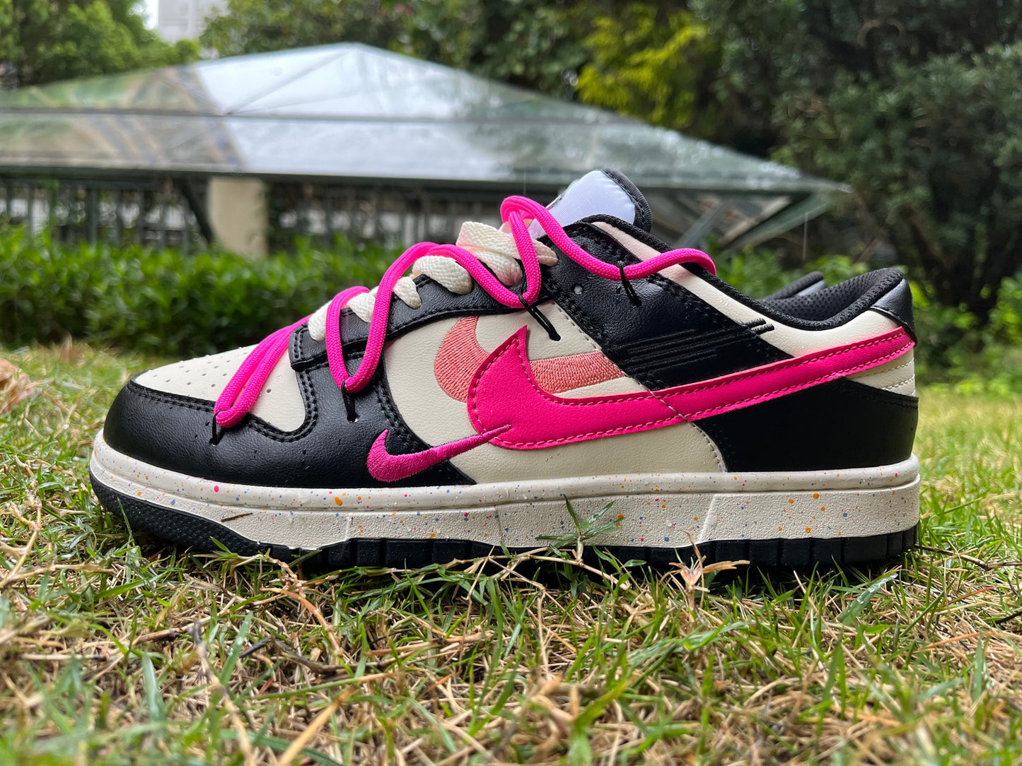 Nike Dunk Low - Noir Rose - L’icône sneakers