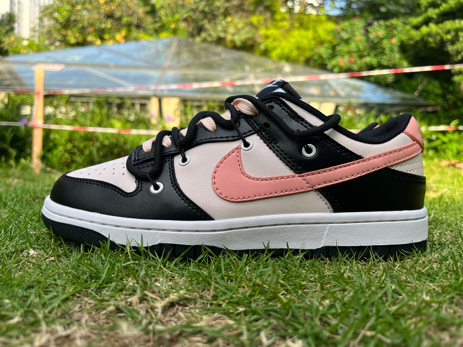 Nike Dunk Low - Noir Rose - L’icône sneakers