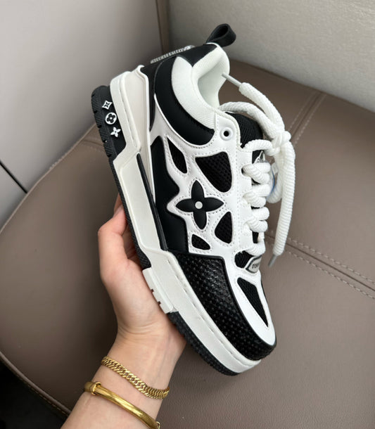 SNEAKERS LOUIS VUITTON SKATE LV BLACK & WHITE