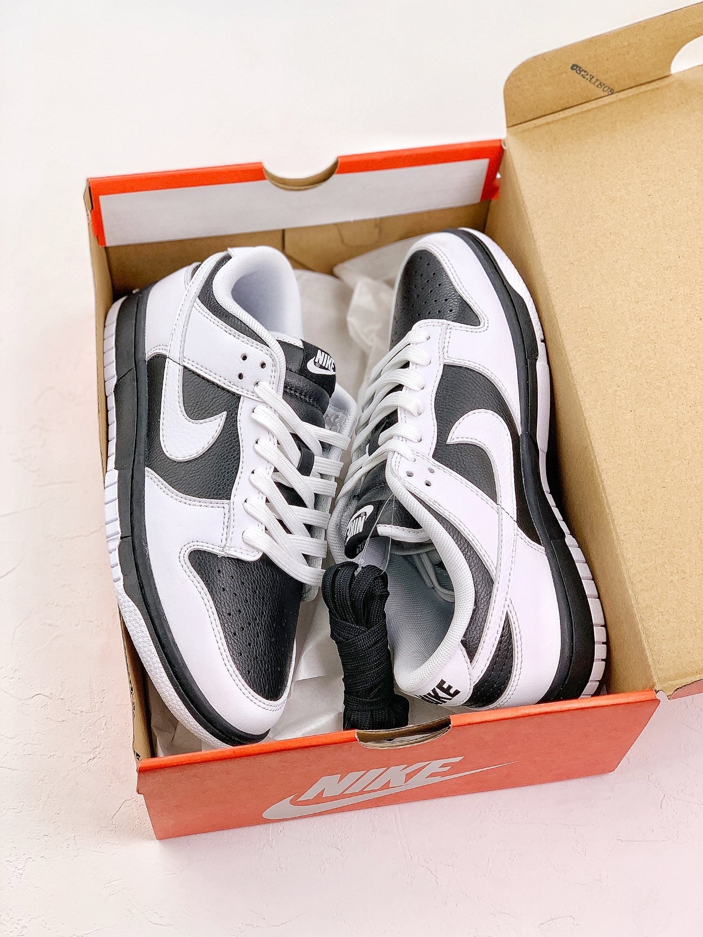 NIKE DUNK LOW REVERSE PANDA WHITE BLACK