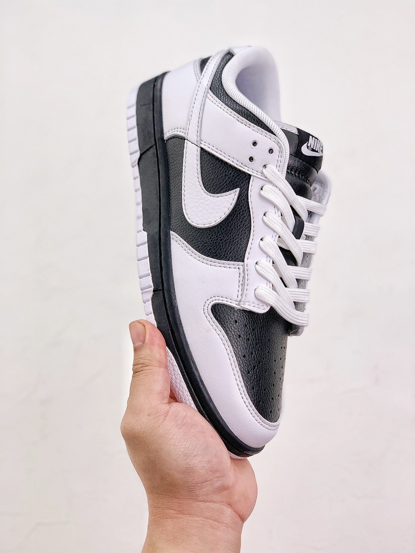 NIKE DUNK LOW REVERSE PANDA WHITE BLACK