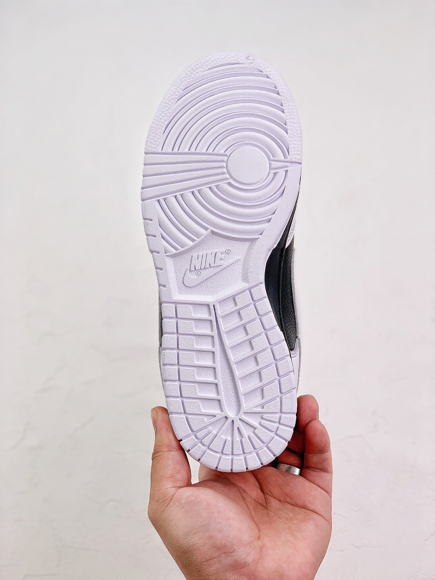 NIKE DUNK LOW REVERSE PANDA WHITE BLACK