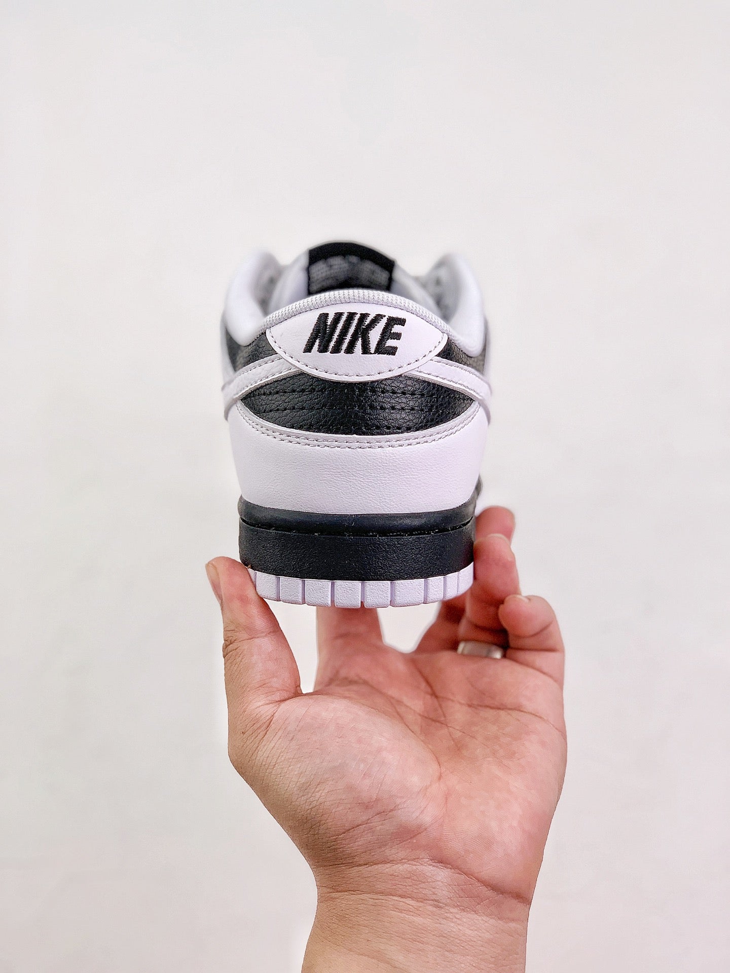 NIKE DUNK LOW REVERSE PANDA WHITE BLACK