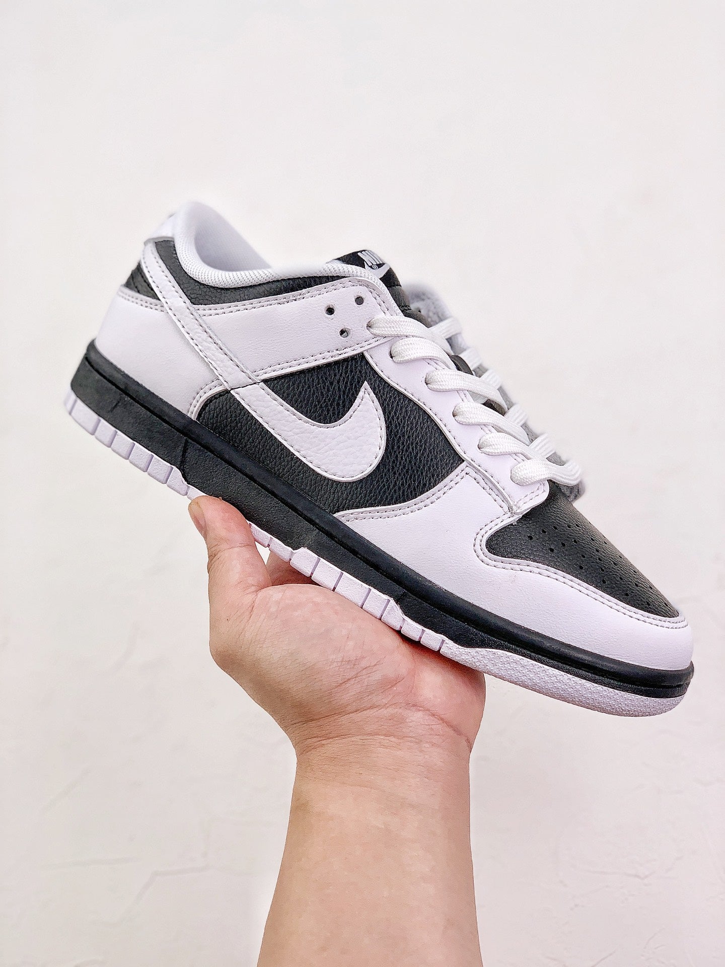 NIKE DUNK LOW REVERSE PANDA WHITE BLACK