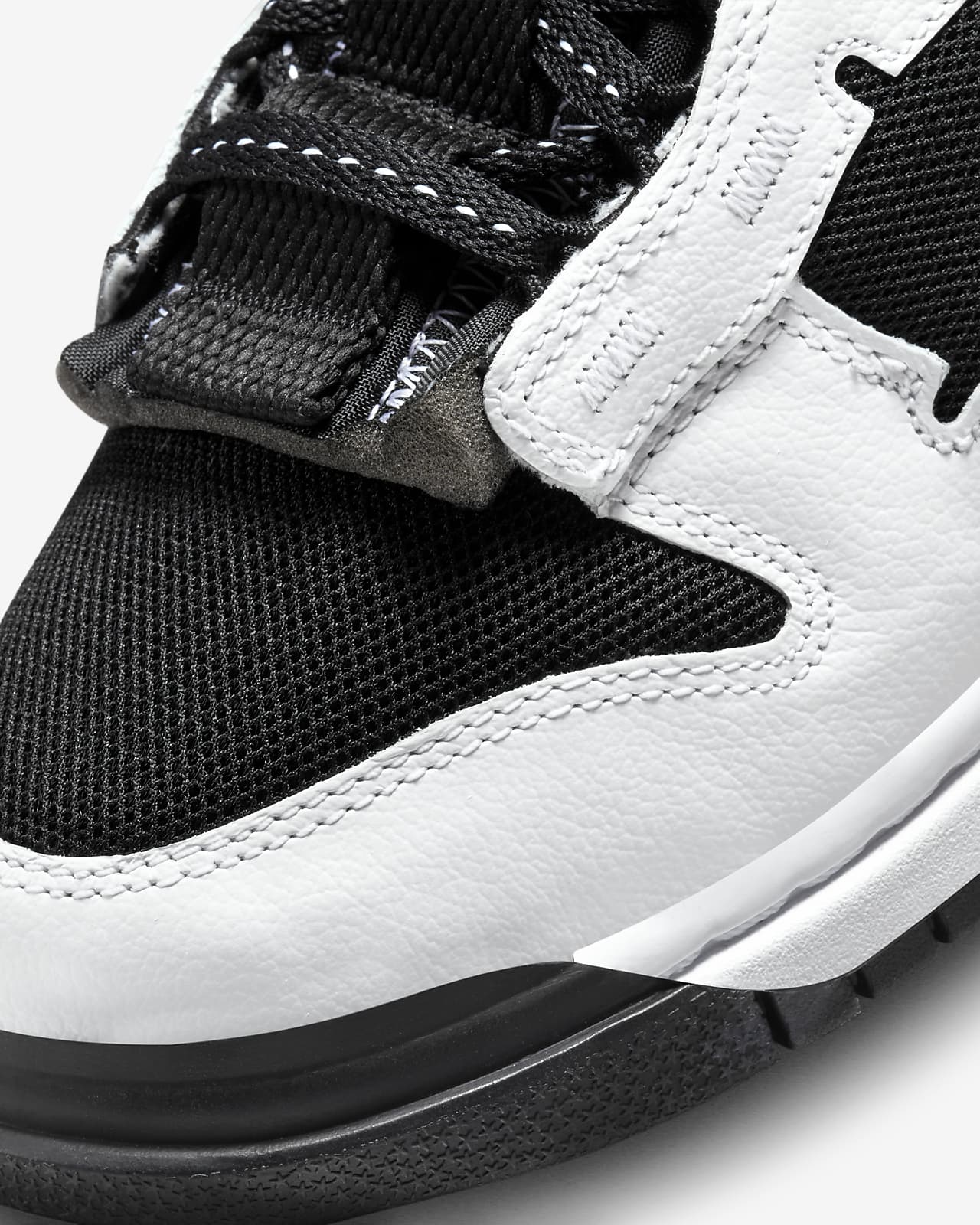 NIKE AIR DUNK JUMBO BLACK & WHITE