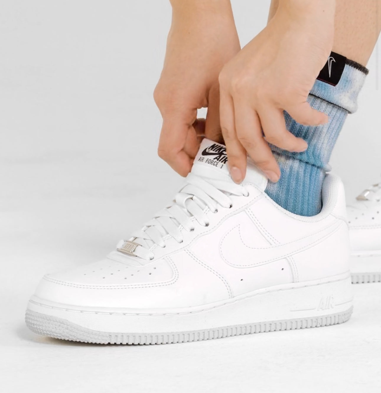 NIKE AIR FORCE 1 '07 WHITE BLANCHE