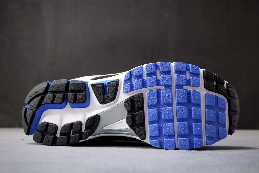 NIKE ZOOM VOMERO 5 BLUE
