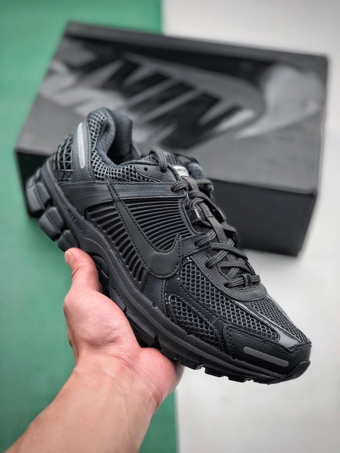 NIKE ZOOM VOMERO 5 BLACK
