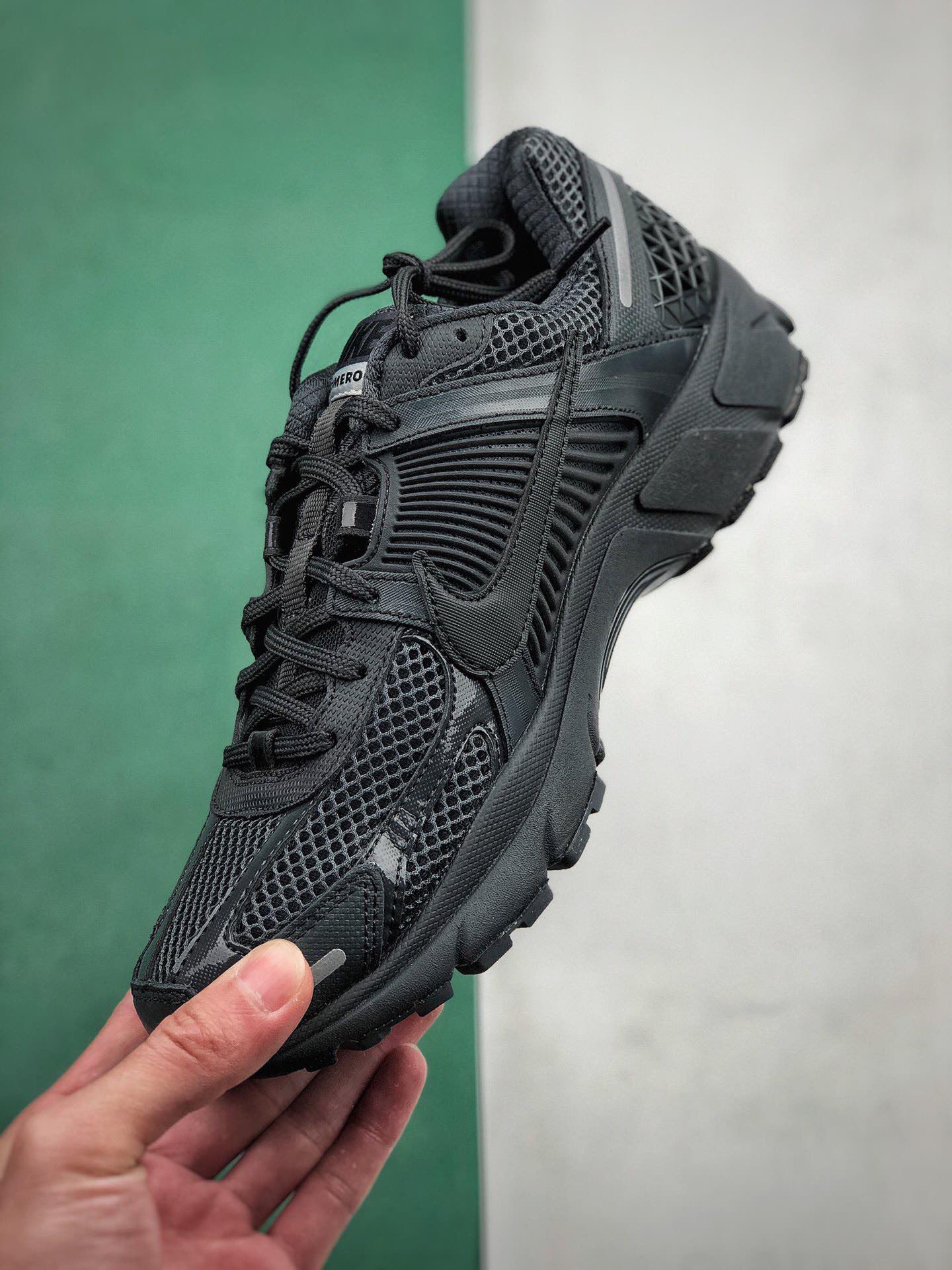 NIKE ZOOM VOMERO 5 BLACK