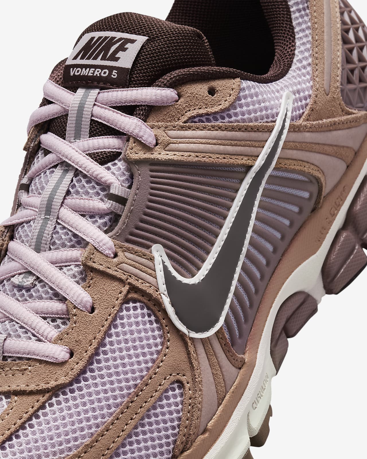 NIKE ZOOM VOMERO 5 BEIGE