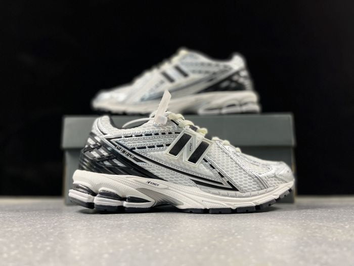 NEW BALANCE NB 1906 R NOIR BLANC