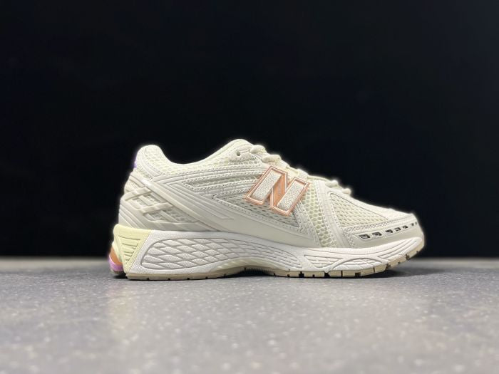 NEW BALANCE NB 1906 R BEIGE ROSE