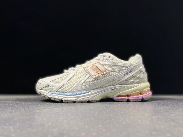 NEW BALANCE NB 1906 R BEIGE ROSE