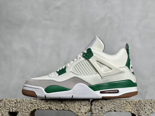 NIKE AIR JORDAN 4 RETRO WHITE GREEN