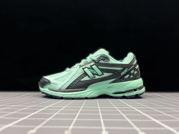 NEW BALANCE NB 1906 R