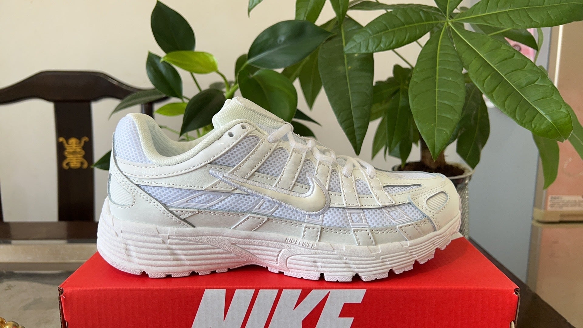 NIKE SNEAKERS P6000 BEIGE