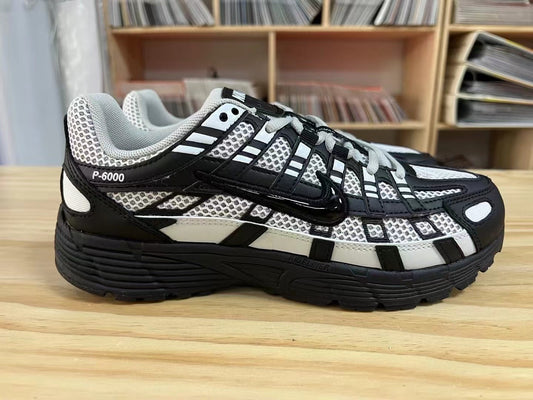 NIKE SNEAKERS P6000 NOIR & BLANC
