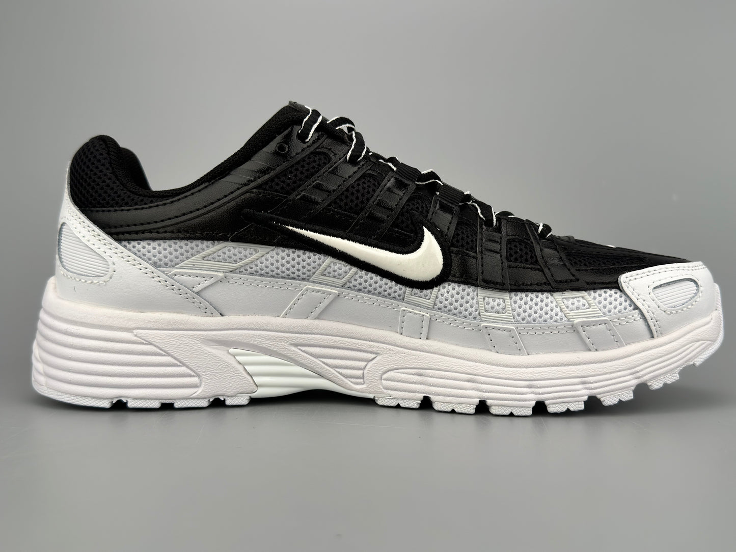 NIKE SNEAKERS P6000 BLANC & NOIR