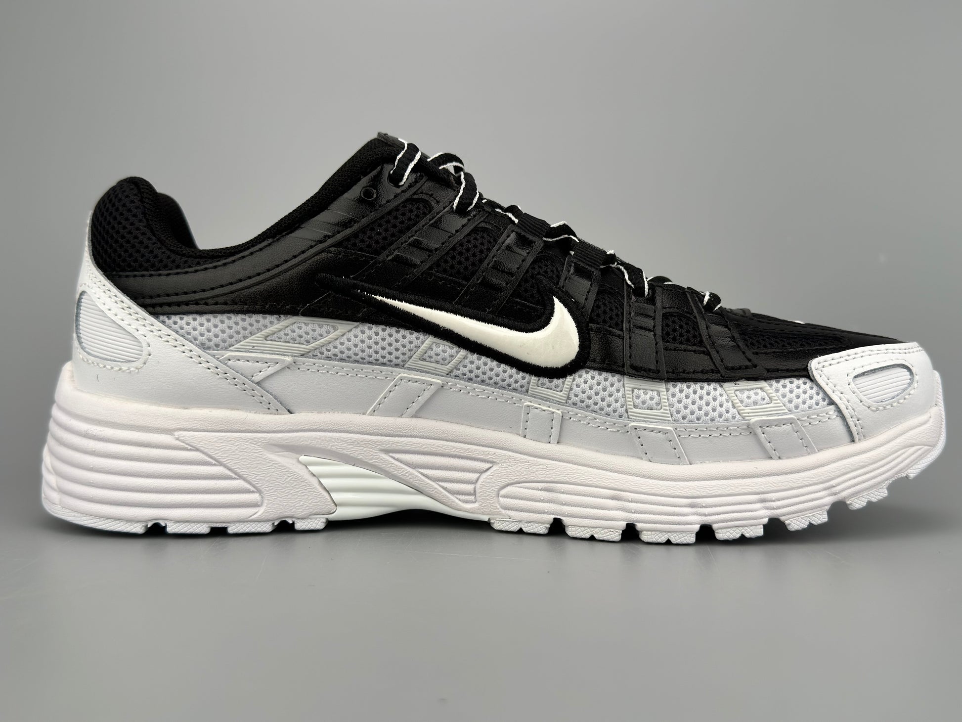 NIKE SNEAKERS P6000 BLANC & NOIR