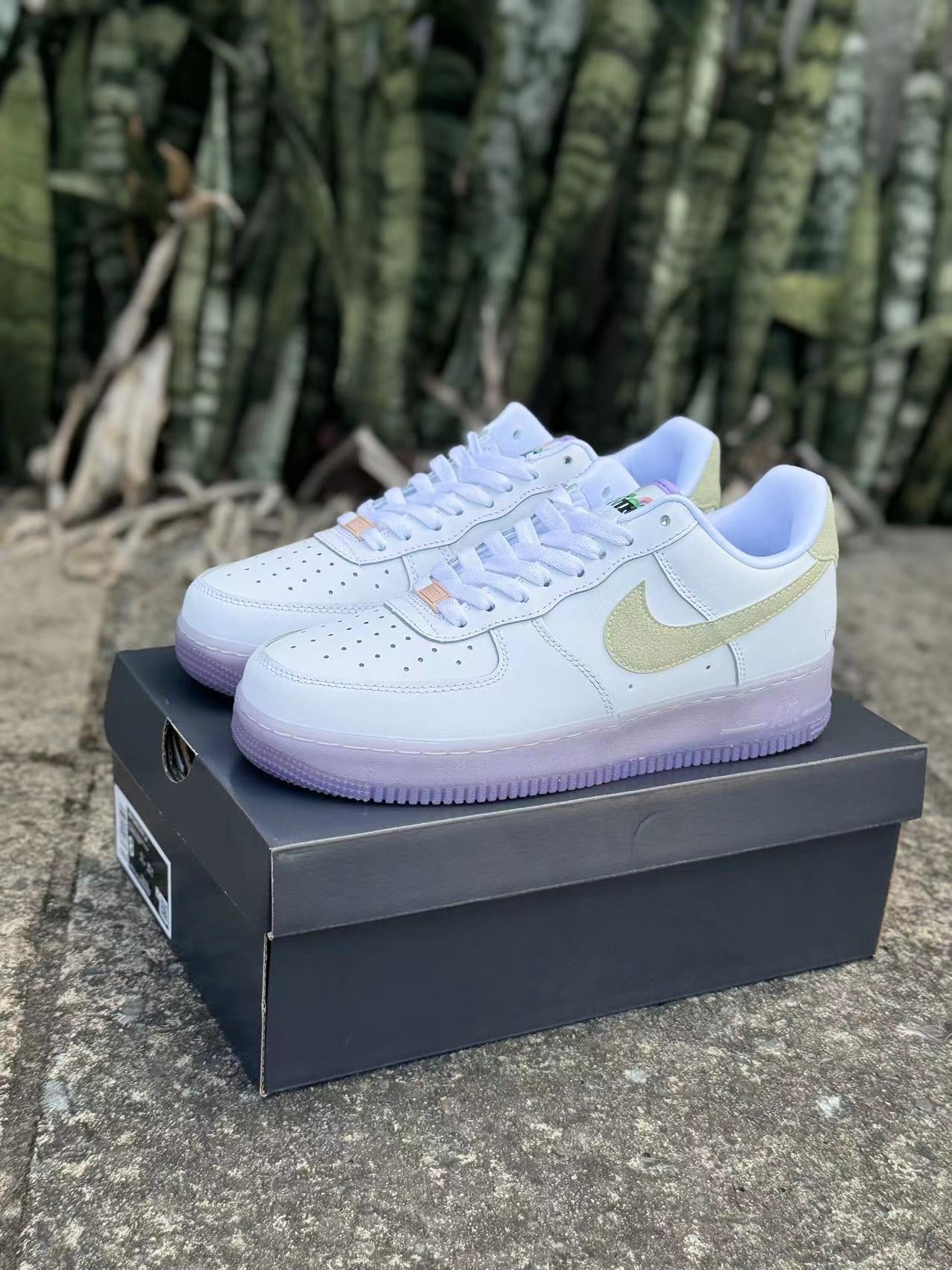 NIKE AIR FORCE 1 BLANCHE & BEIGE