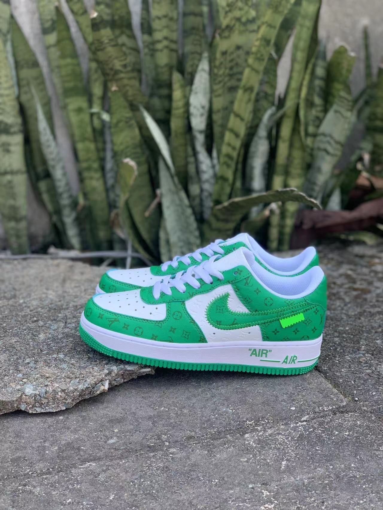 NIKE AIR FORCE 1 x LOUIS VUITTON VERT