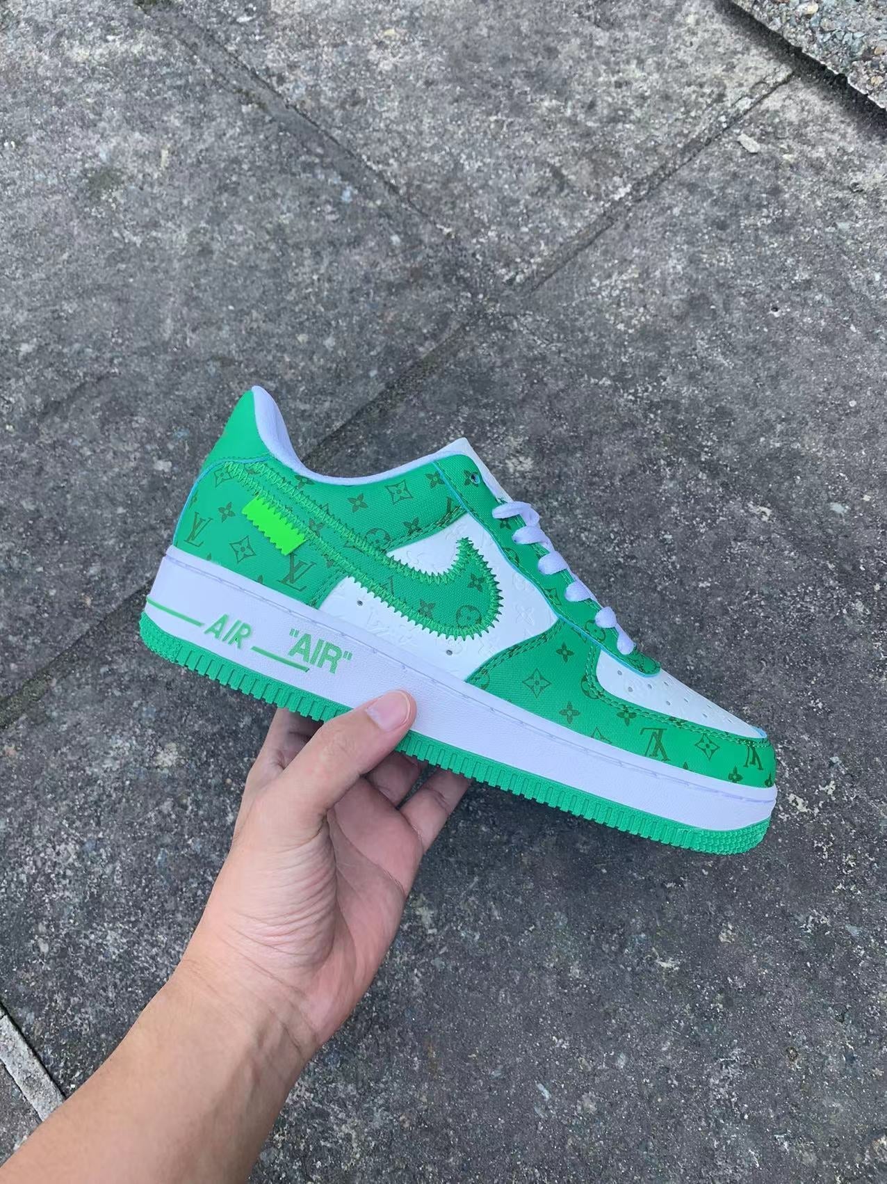 NIKE AIR FORCE 1 x LOUIS VUITTON VERT