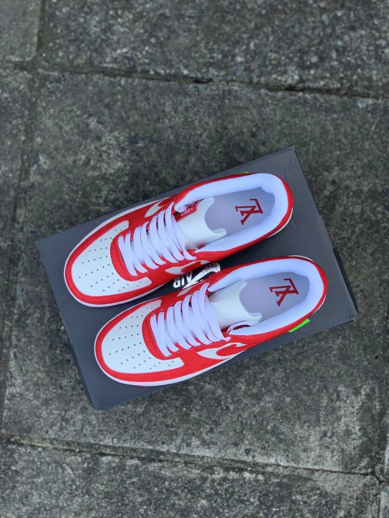 NIKE AIR FORCE 1 x LOUIS VUITTON ROUGE