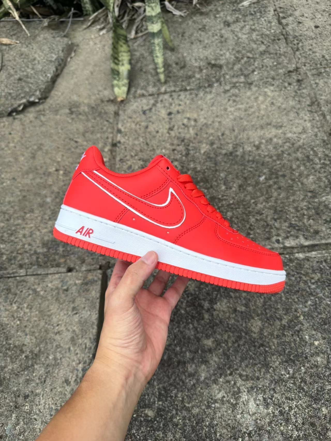 Nike Air Force 1 Rouge – L’icône du style urbain