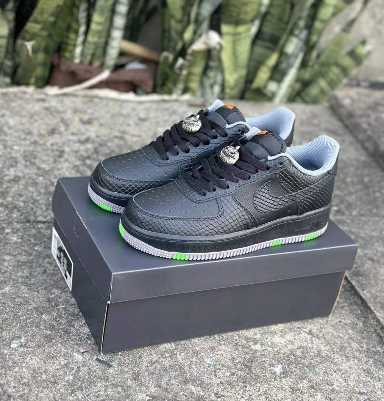 Nike Air Force 1 Noir – L’icône du style urbain