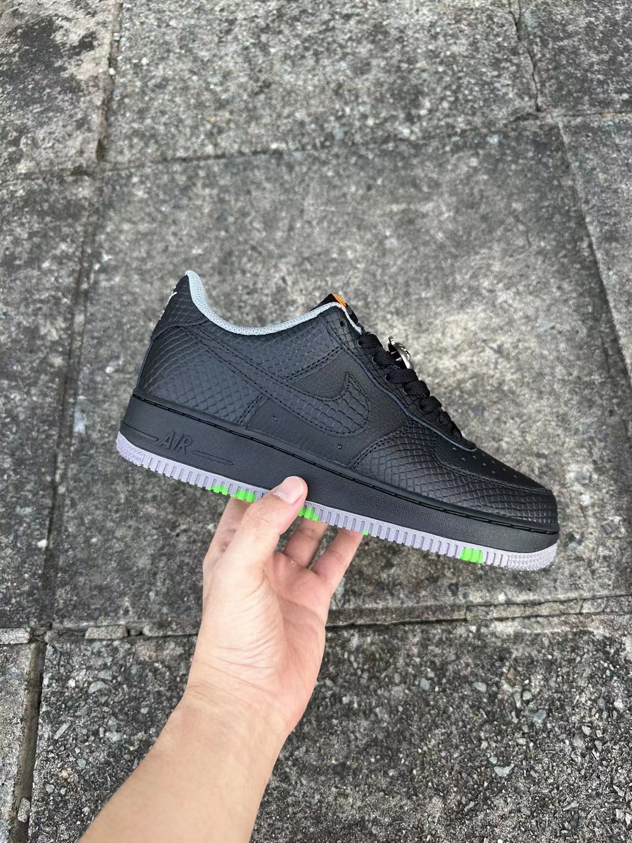 Nike Air Force 1 Noir – L’icône du style urbain