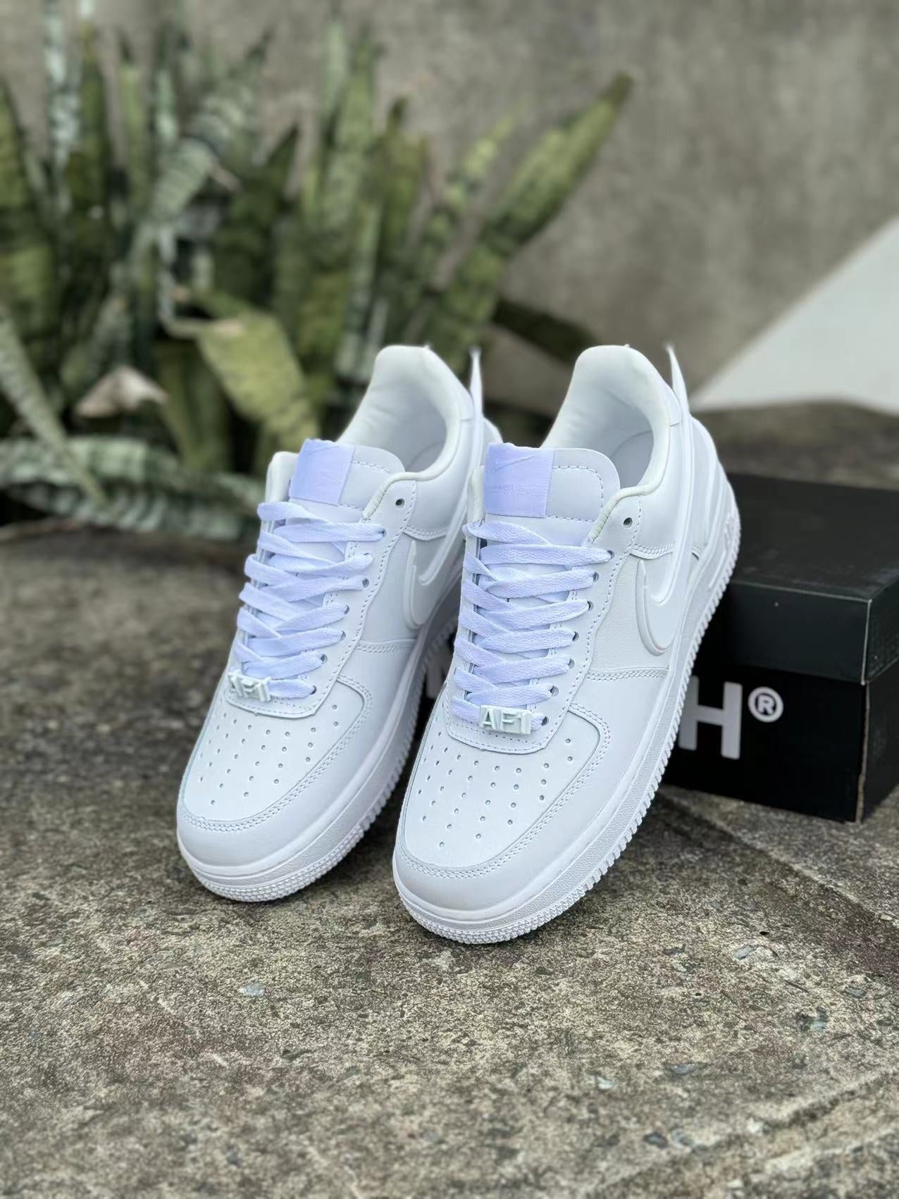 Nike Air Force 1 Blanche – L’icône du style urbain