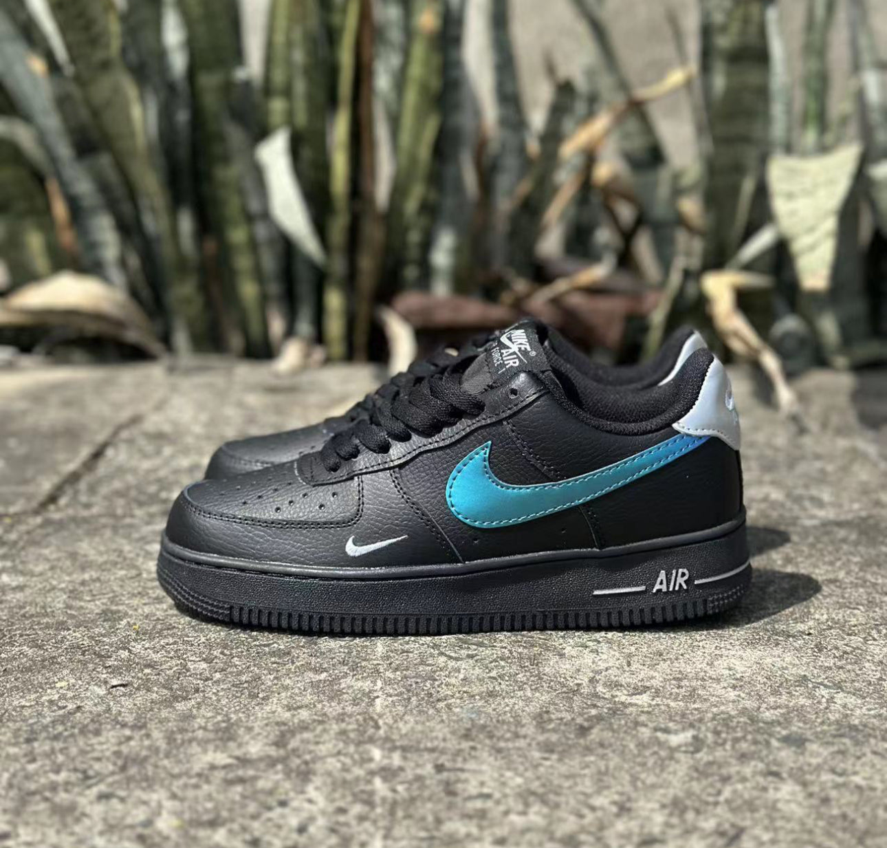 Nike Air Force 1 Noir – L’icône du style urbain