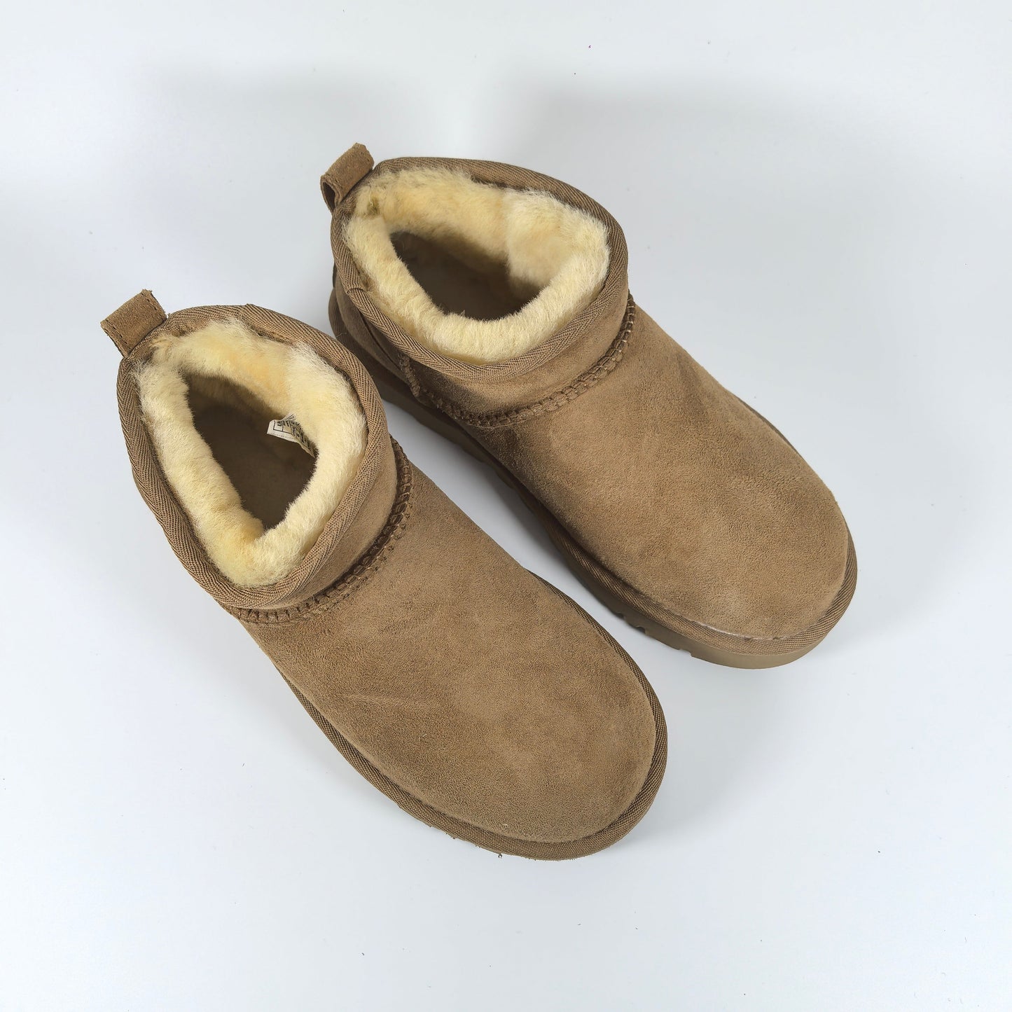 Botte UGG Classic Ultra mini – Confort, Style et Chaleur Inégalés