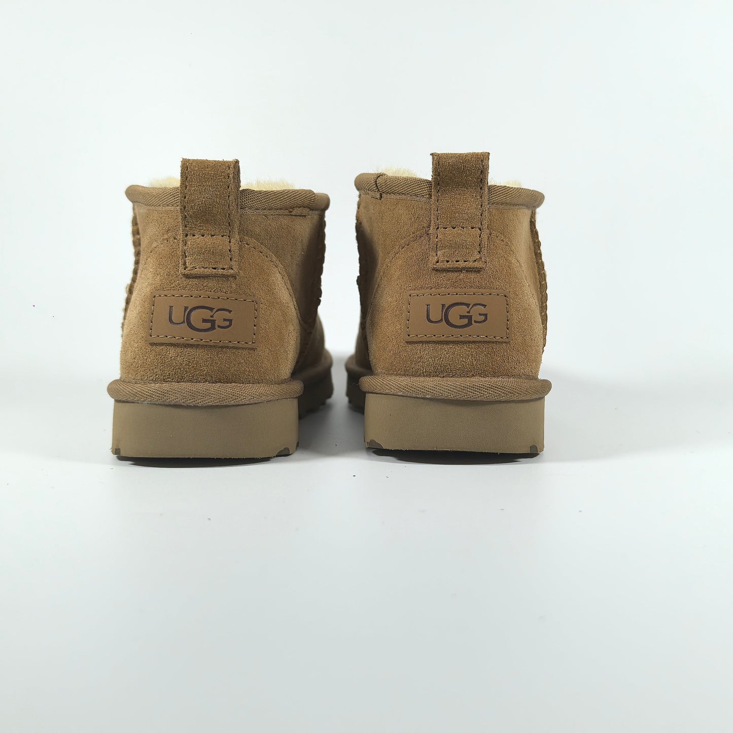 Botte UGG Classic Ultra mini – Confort, Style et Chaleur Inégalés
