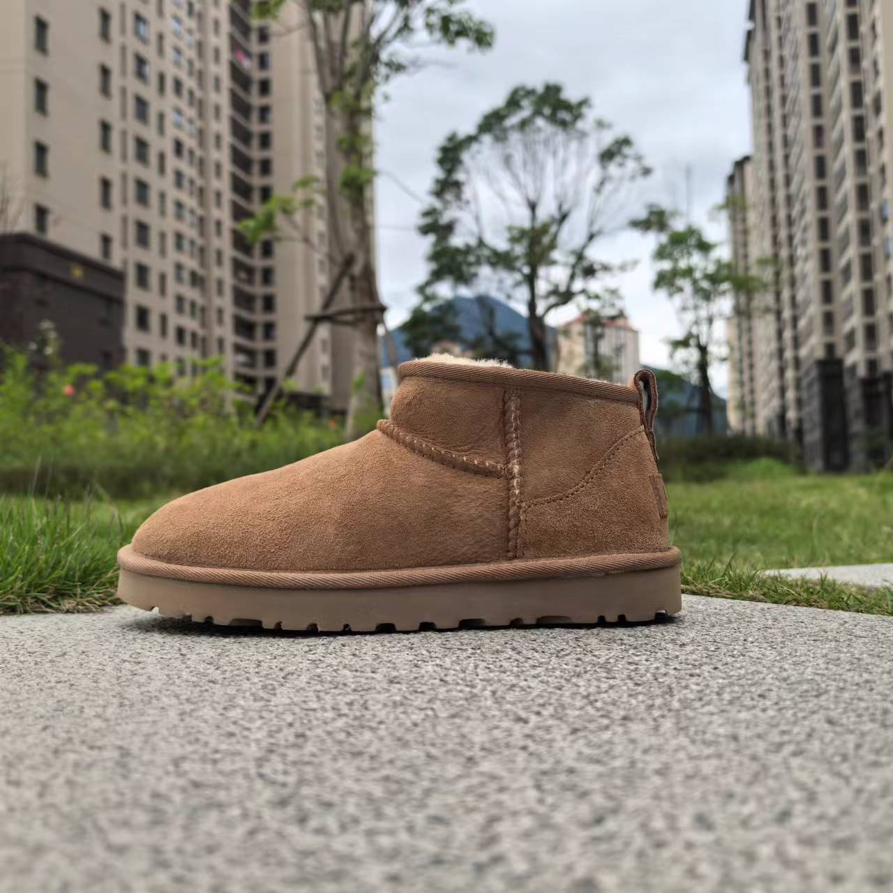 Botte UGG Classic Ultra mini – Confort, Style et Chaleur Inégalés
