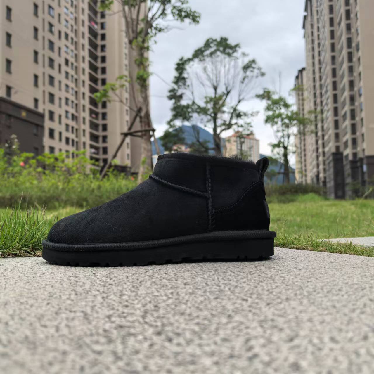 Botte UGG Classic Ultra mini – Confort, Style et Chaleur Inégalés