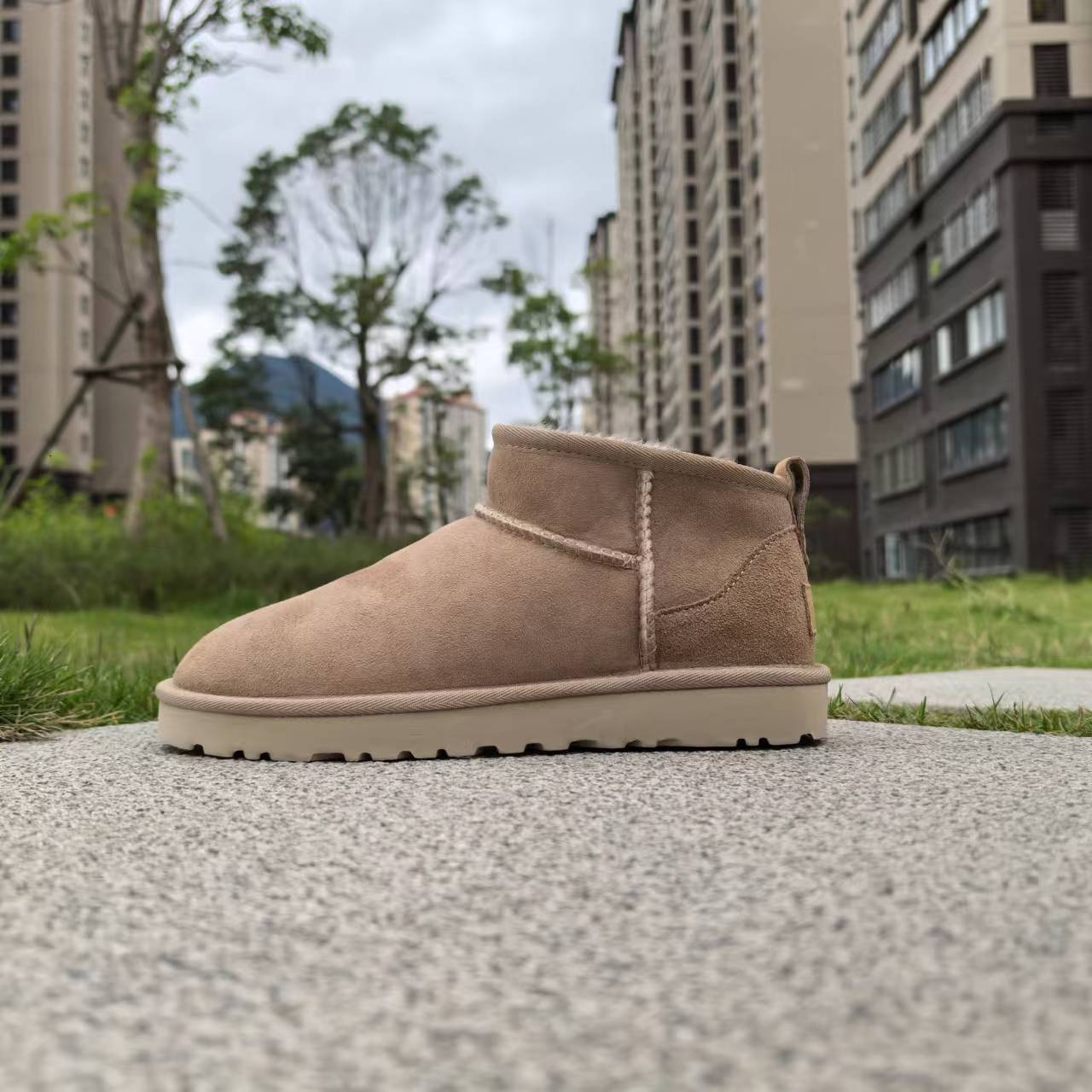 Botte UGG Classic Ultra mini – Confort, Style et Chaleur Inégalés