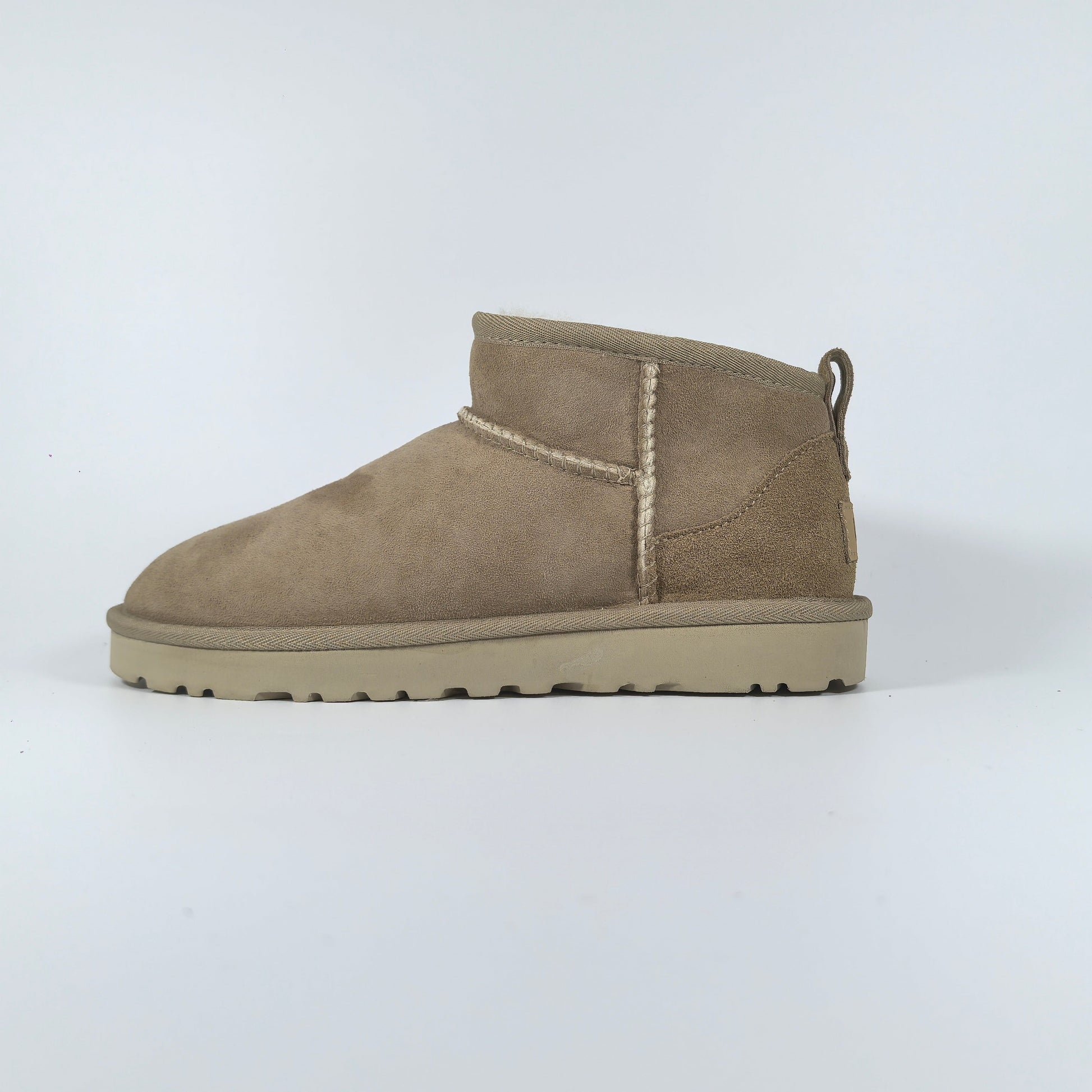 Botte UGG Classic Ultra mini – Confort, Style et Chaleur Inégalés