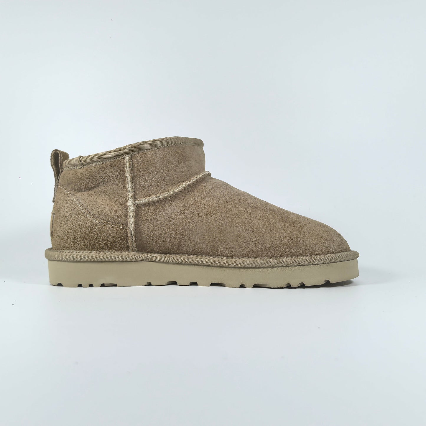 Botte UGG Classic Ultra mini – Confort, Style et Chaleur Inégalés