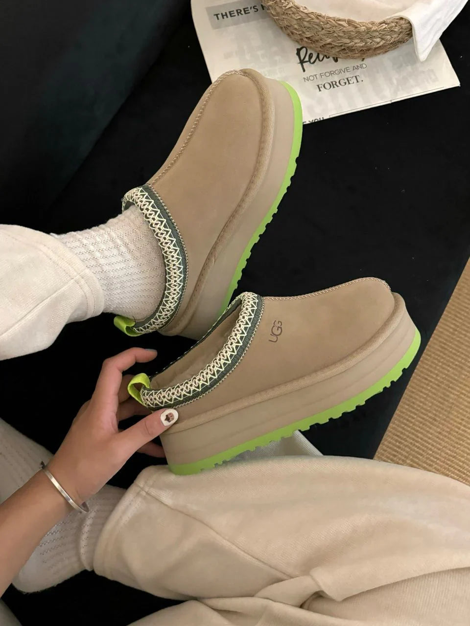 Mules UGG Tazz – Confort, Style et Chaleur Inégalés