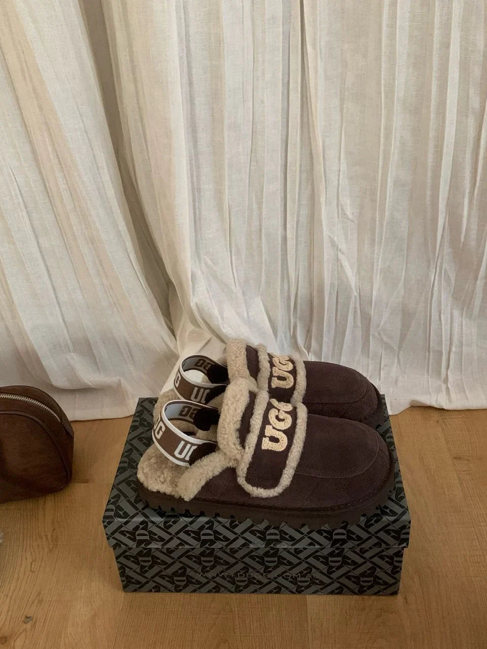 Chaussons UGG – Confort, Style et Chaleur Inégalés