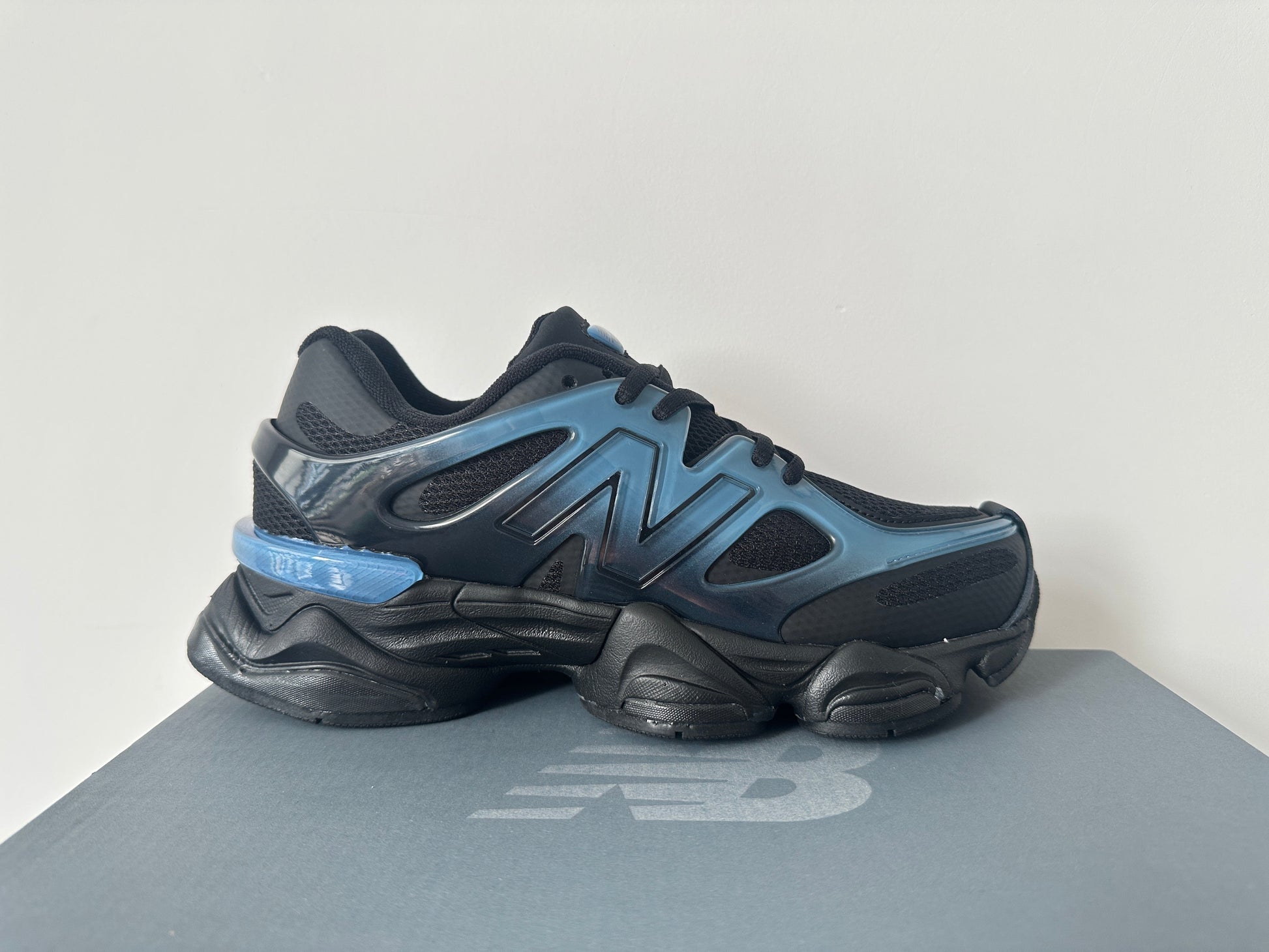 NEW BALANCE NB 9060 NOIR & BLEU