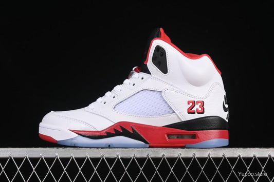Nike Air Jordan 5 – Style iconique