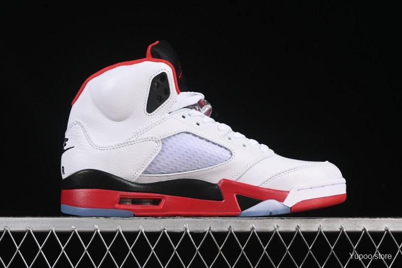 Nike Air Jordan 5 – Style iconique