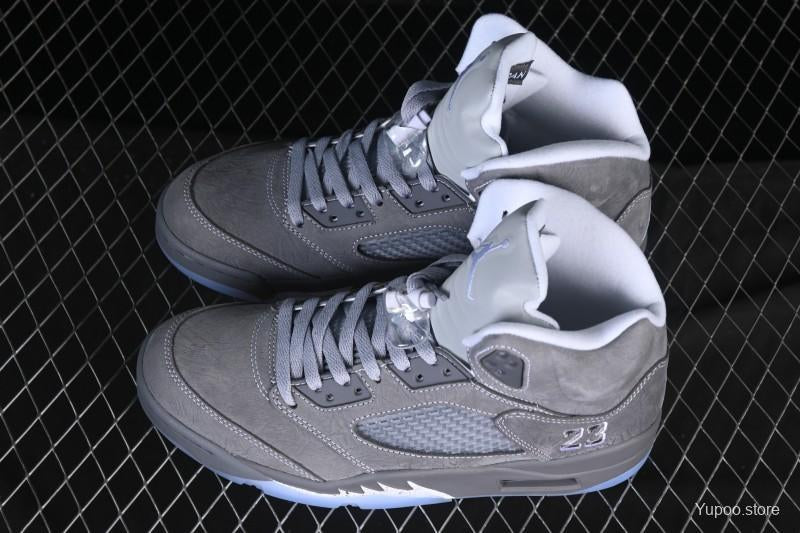 Nike Air Jordan 5 – Style iconique