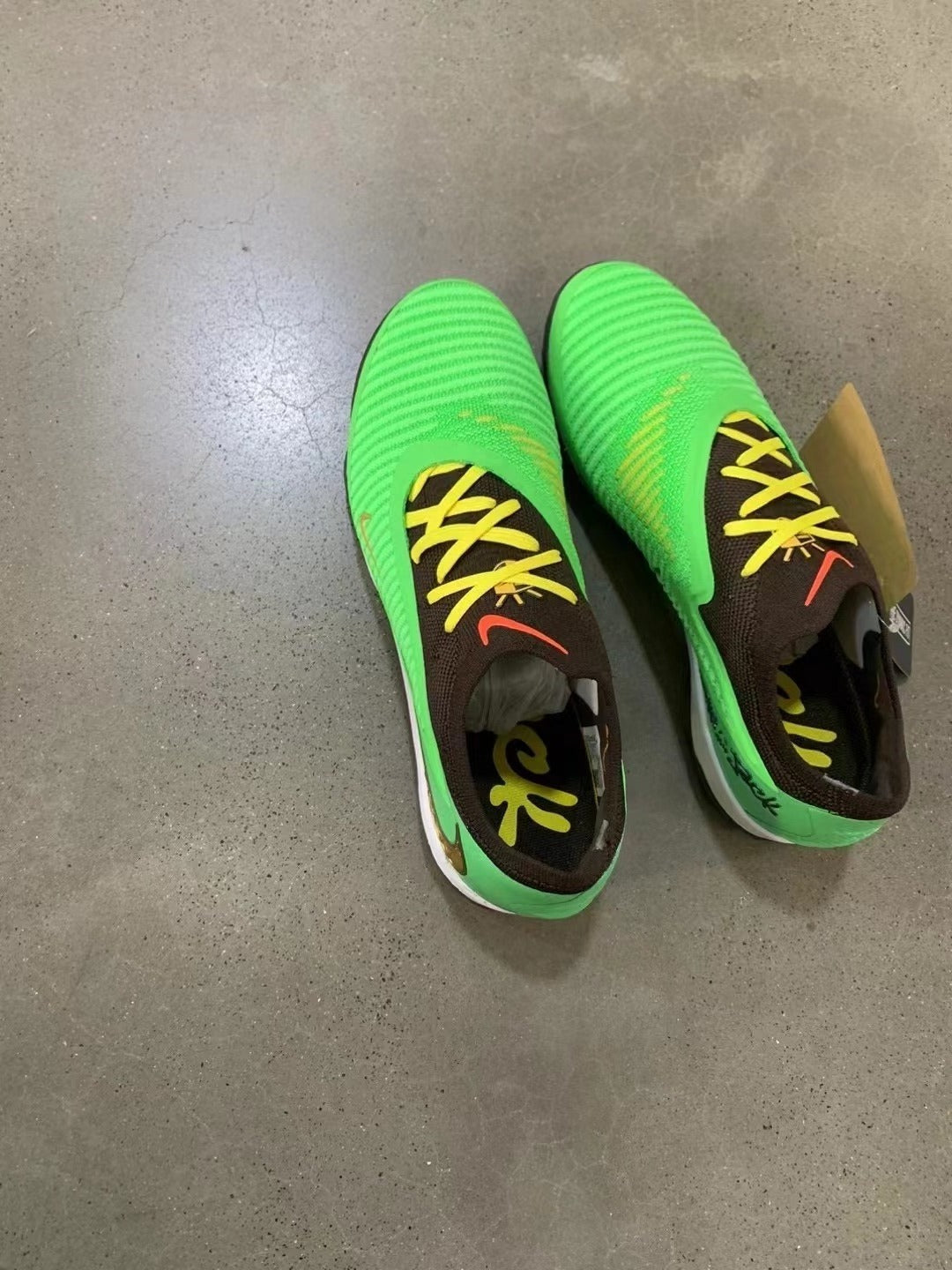 Nike ReactX Phantom 6 Low Pro TF – Travis Scoott Indoor Futsal Basket de football