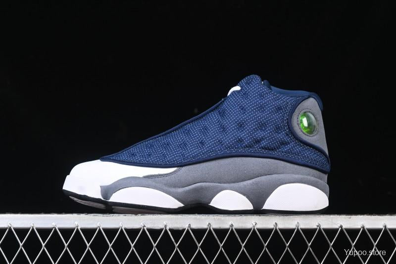 Nike Air Jordan 13 – Style iconique
