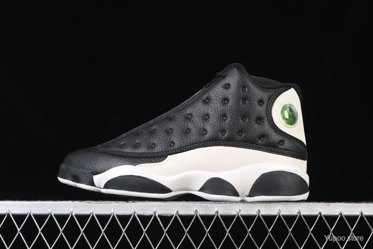 Nike Air Jordan 13 – Style iconique