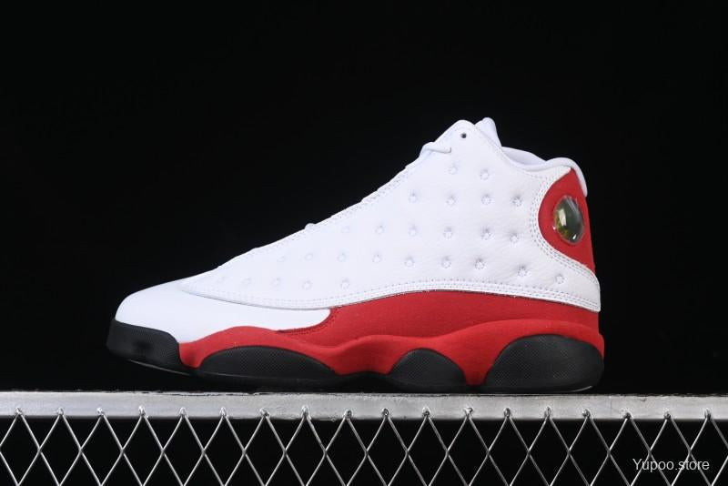Nike Air Jordan 13 – Style iconique