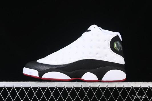Nike Air Jordan 13 – Style iconique